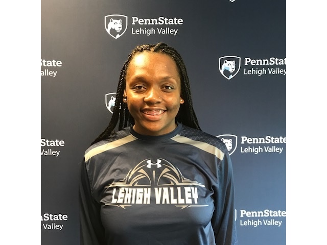2017/18 Women's Basketball Player of the Week: Ebony Sanders