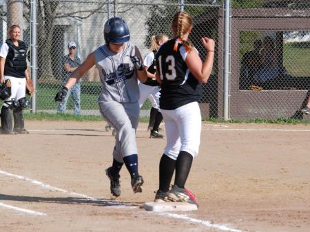 Softball Sweeps Valley Forge to Run Win Streak to Four