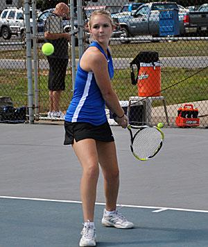 Women’s Tennis: Stabley Clinches Win for Lady Wildcats